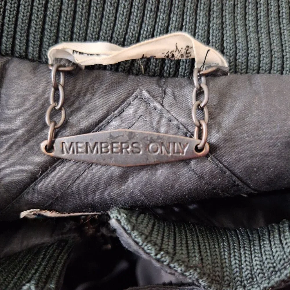 Vintage Members Only Black Mens Puffer Jacket size EU46 US medium - Picture 3 of 8
